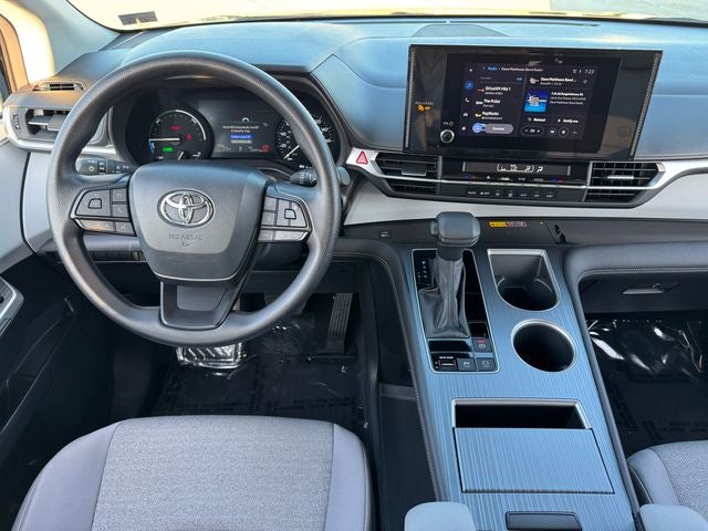 2025 Toyota Sienna LE 8 Passenger