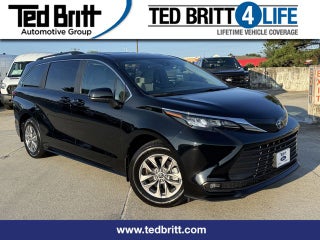 2025 Toyota Sienna LE 8 Passenger