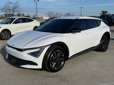 2025 Kia EV6 Light | Wireless CarPlay | Heated Seats | Navigation | A