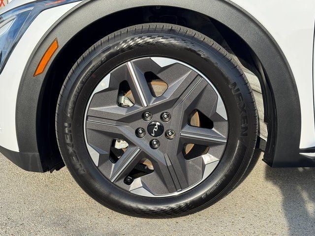 2025 Kia EV6 Light | Wireless CarPlay | Heated Seats | Navigation | A