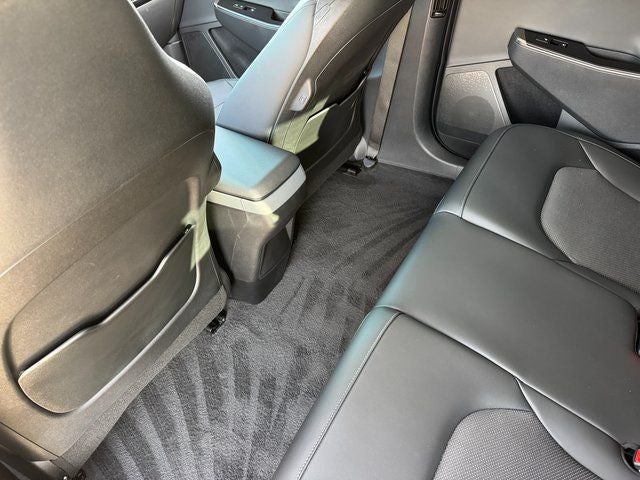 2025 Kia EV6 Light | Wireless CarPlay | Heated Seats | Navigation | A