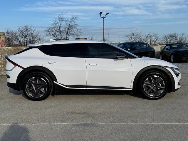 2025 Kia EV6 Light | Wireless CarPlay | Heated Seats | Navigation | A