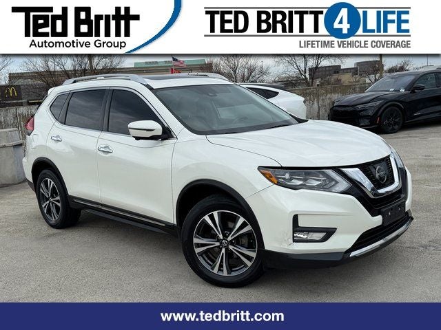 2017 Nissan Rogue SL | Pano Roof | Navigation | Heated Seats | AWD