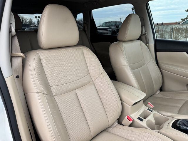 2017 Nissan Rogue SL | Pano Roof | Navigation | Heated Seats | AWD