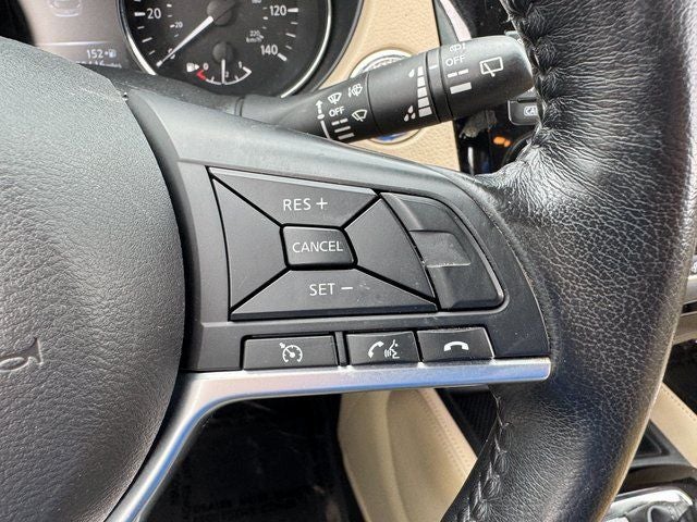 2017 Nissan Rogue SL | Pano Roof | Navigation | Heated Seats | AWD