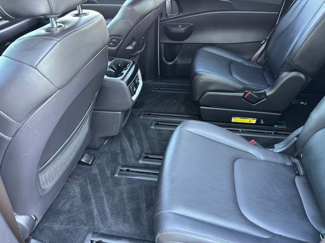 2025 Kia Carnival Hybrid SX | Pano Moonroof | Dark Edition Pkg |