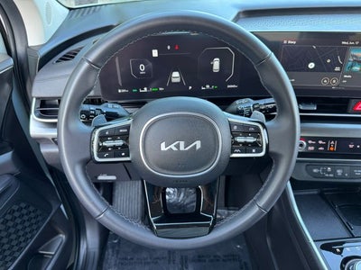 2025 Kia Carnival Hybrid SX | Pano Moonroof | Dark Edition Pkg |