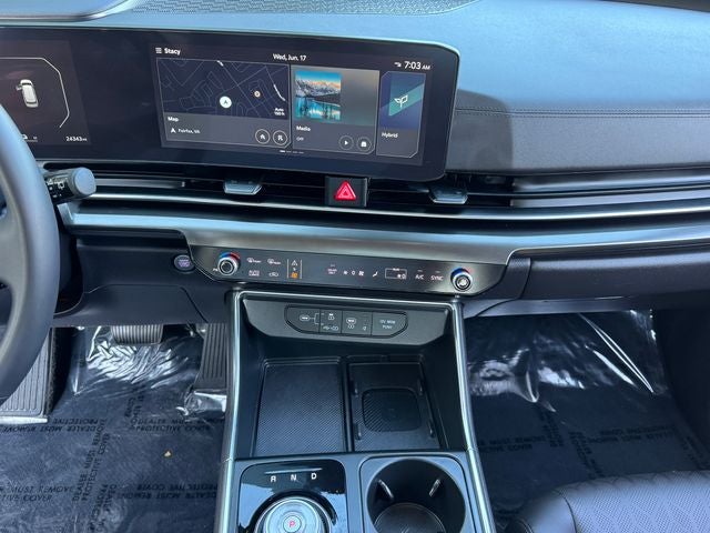 2025 Kia Carnival Hybrid SX | Pano Moonroof | Dark Edition Pkg |