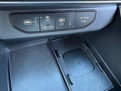 2025 Kia Carnival Hybrid SX | Pano Moonroof | Dark Edition Pkg |