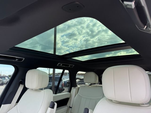 2025 Land Rover Range Rover SE | Heads Up | Shadow Pkg | Cold Pkg