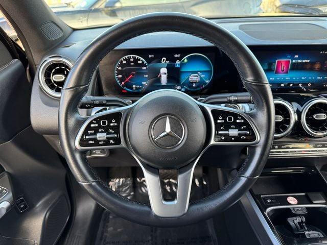 2023 Mercedes-Benz GLB GLB 250 4MATIC® | Premium Pkg | Heated Seats | Carplay