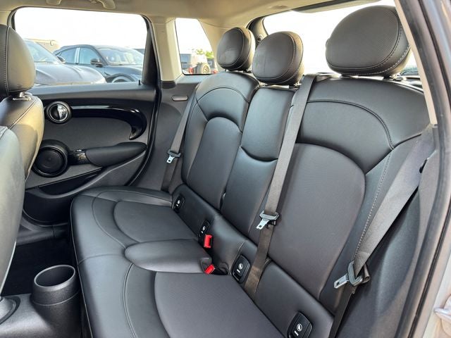 2021 MINI Cooper Signature | Pano Sunroof | Heated Seats | Led Headlights