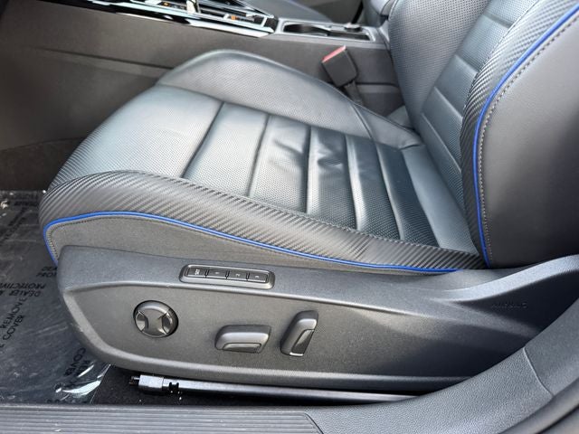 2024 Volkswagen Golf R 2.0T | Nav | Moonroof | 7-Speed DSG | AWD