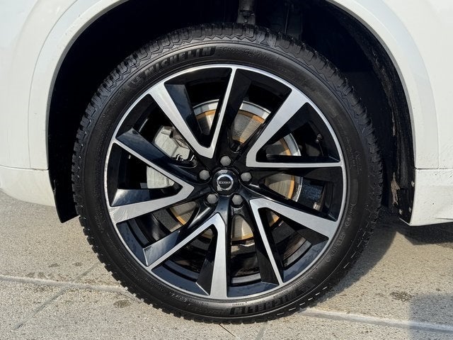 2020 Volvo XC90 T6 Momentum