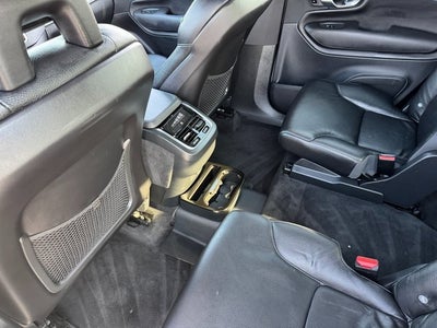 2020 Volvo XC90 T6 Momentum