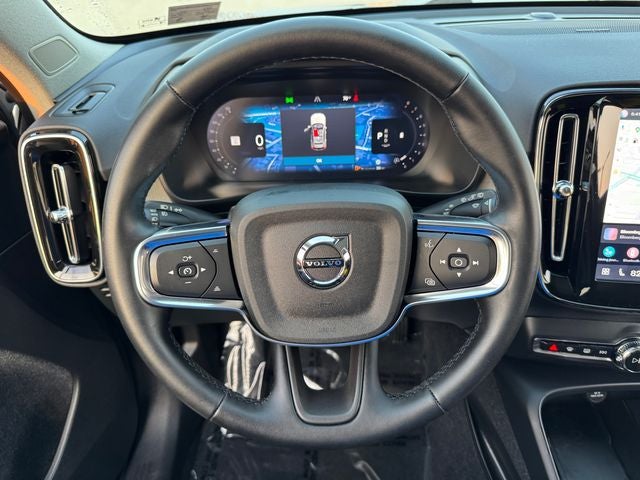 2025 Volvo XC40 B5 Ultra Dark Theme | 360 Camera | Pilot Assist | One Owner