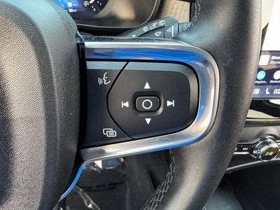 2025 Volvo XC40 B5 Ultra Dark Theme | 360 Camera | Pilot Assist | One Owner