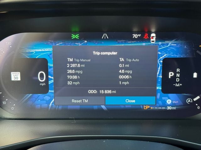 2025 Volvo XC40 B5 Ultra Dark Theme | 360 Camera | Pilot Assist | One Owner