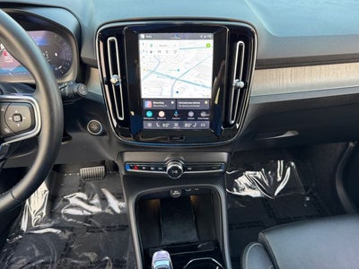 2025 Volvo XC40 B5 Ultra Dark Theme | 360 Camera | Pilot Assist | One Owner