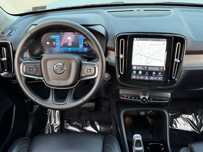 2025 Volvo XC40 B5 Ultra Dark Theme | 360 Camera | Pilot Assist | One Owner