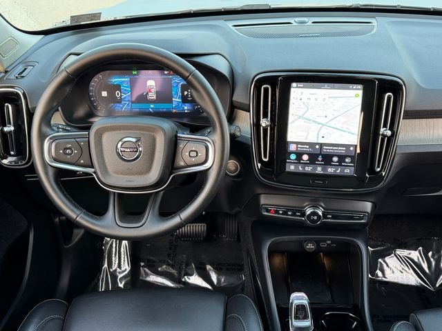 2025 Volvo XC40 B5 Ultra Dark Theme | 360 Camera | Pilot Assist | One Owner