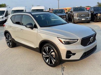 2025 Volvo XC40 B5 Ultra Dark Theme | 360 Camera | Pilot Assist | One Owner