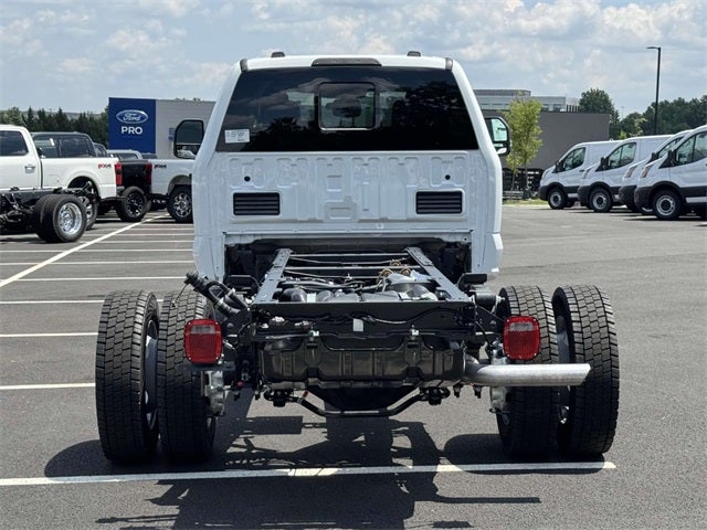 2025 Ford F-450 Super Duty Chassis Cab XL