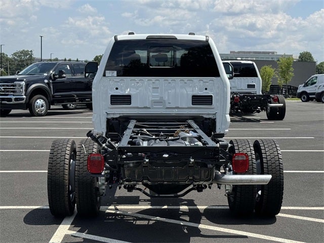 2025 Ford F-450 Super Duty Chassis Cab XL