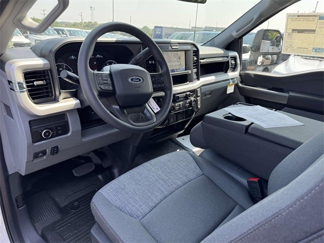 2025 Ford F-600SD XLT