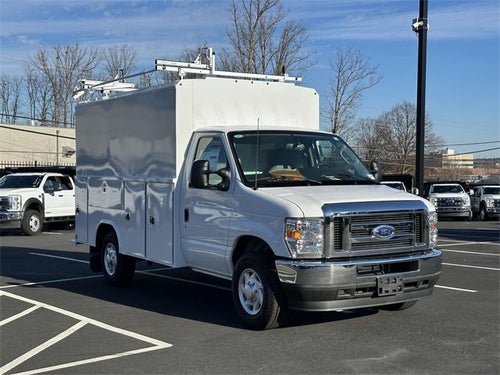 2025 Ford E-350SD Base Cutaway