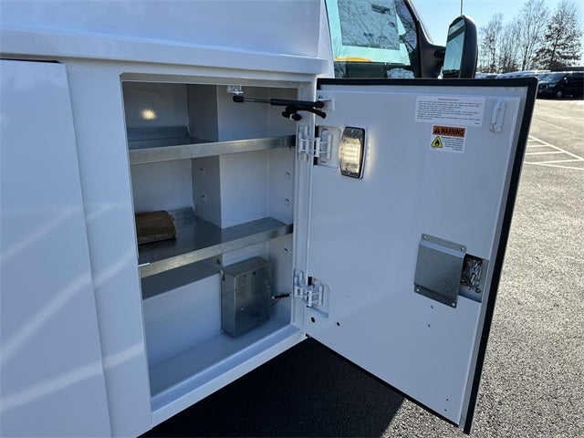 2025 Ford E-350SD Base Cutaway