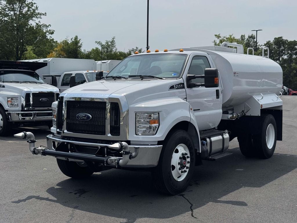2027 Ford F-750SD Base