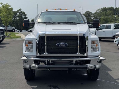 2027 Ford F-750SD Base