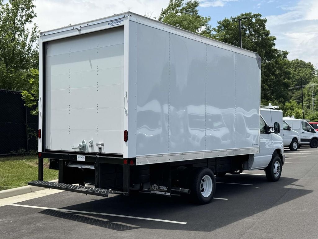 2027 Ford E-450SD Base