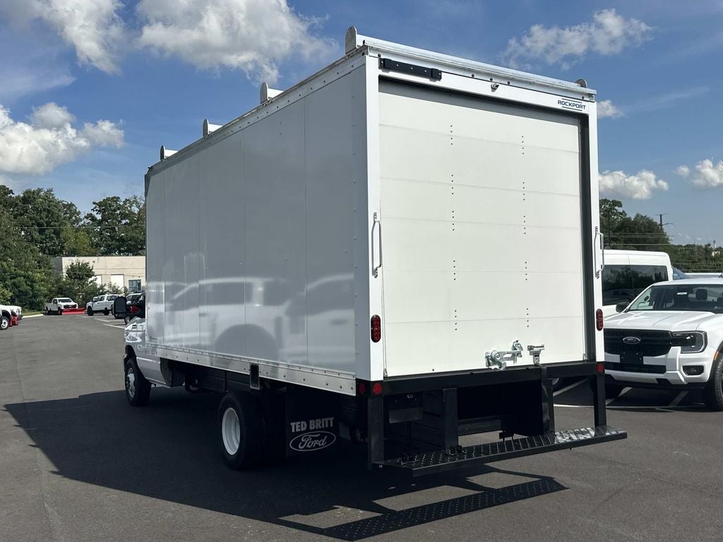 2027 Ford E-450SD Base
