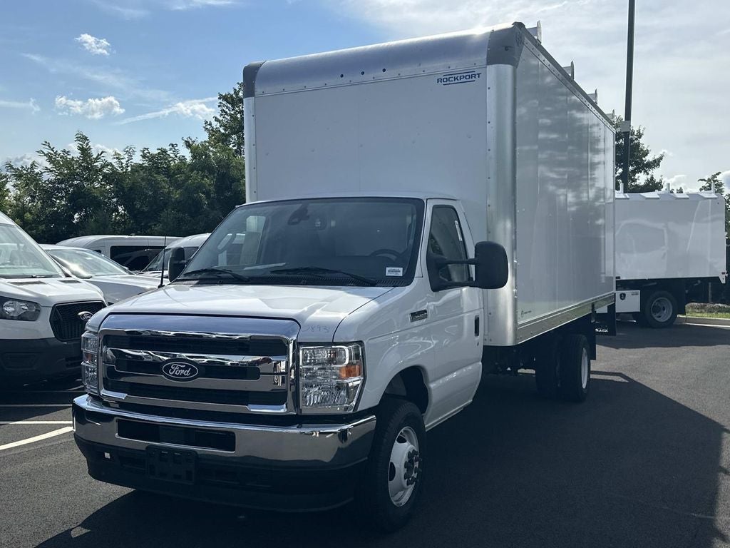 2027 Ford E-450SD Base