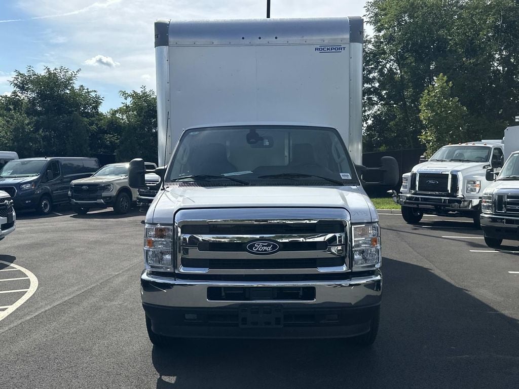 2027 Ford E-450SD Base