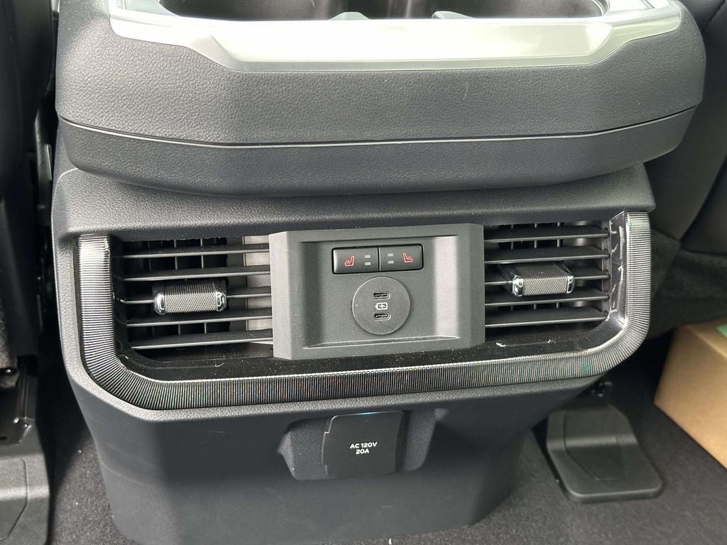 2025 Ford F-150 Lightning Platinum