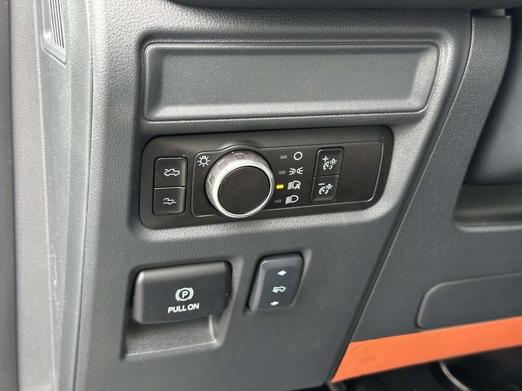 2025 Ford F-150 Lightning Platinum