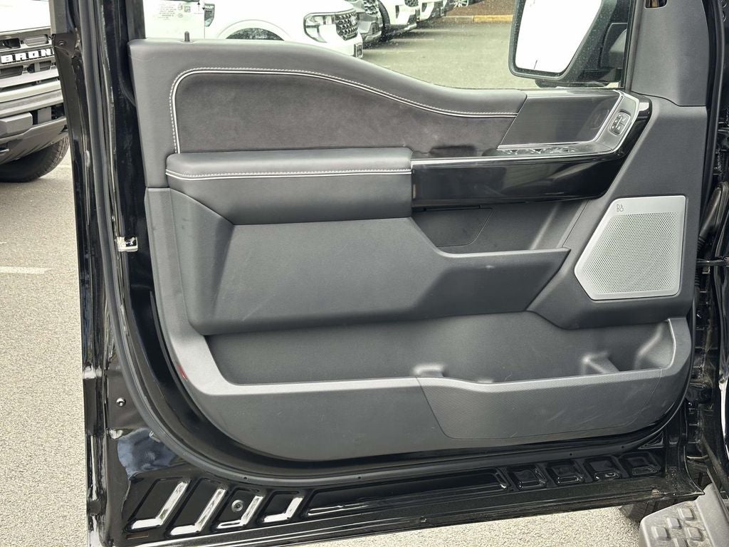 2025 Ford F-150 Lightning Platinum