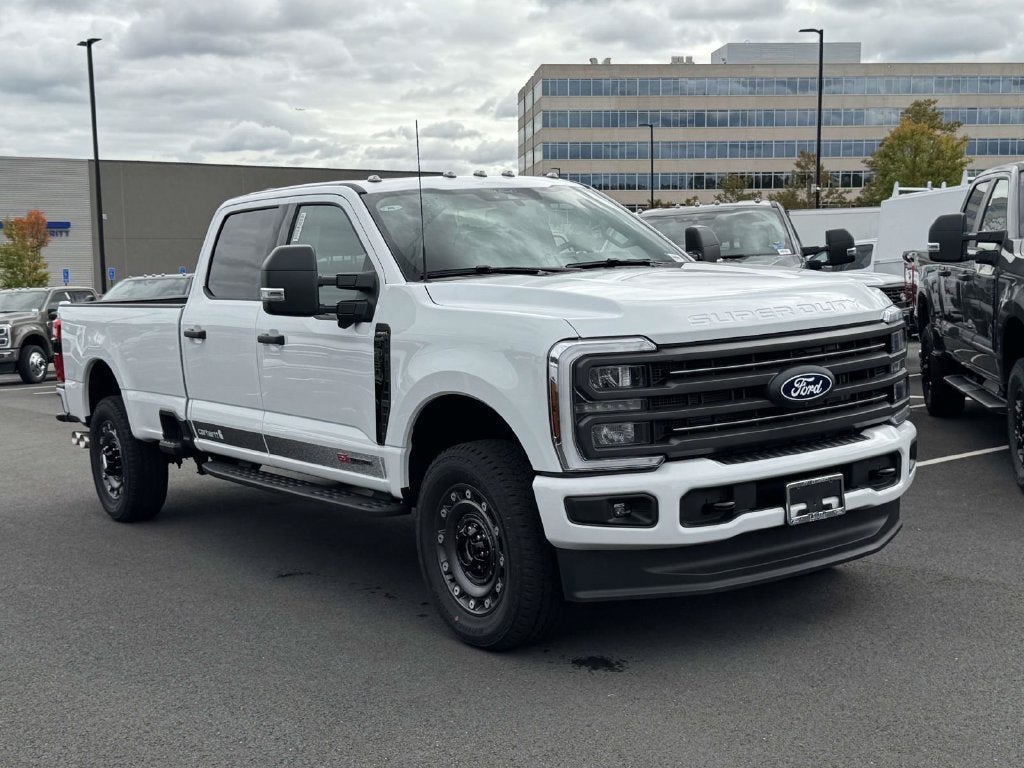 2027 Ford F-350SD XLT