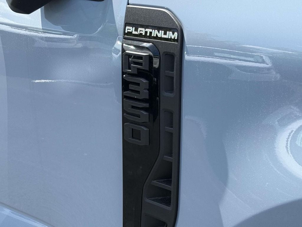 2026 Ford F-350SD Platinum DRW
