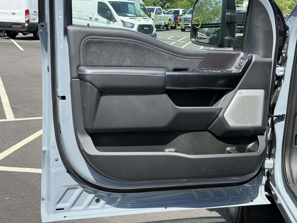 2026 Ford F-350SD Platinum DRW
