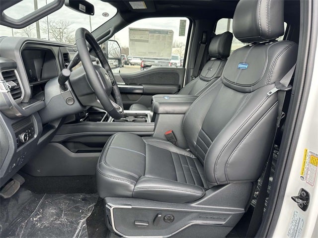 2025 Ford F-350SD Platinum DRW