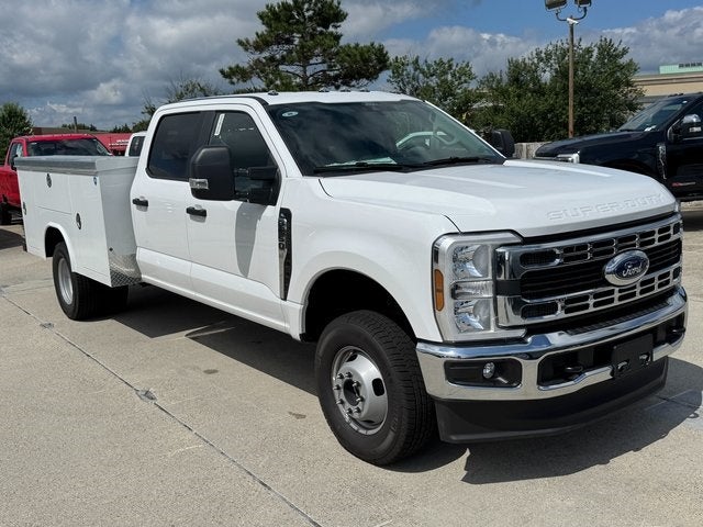 2025 Ford F-350SD UTILITY CREW CAB XL DRW