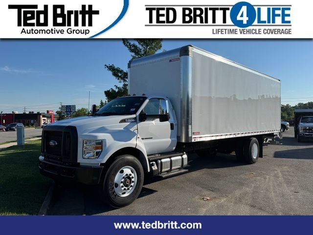 2027 Ford F-750SD Base