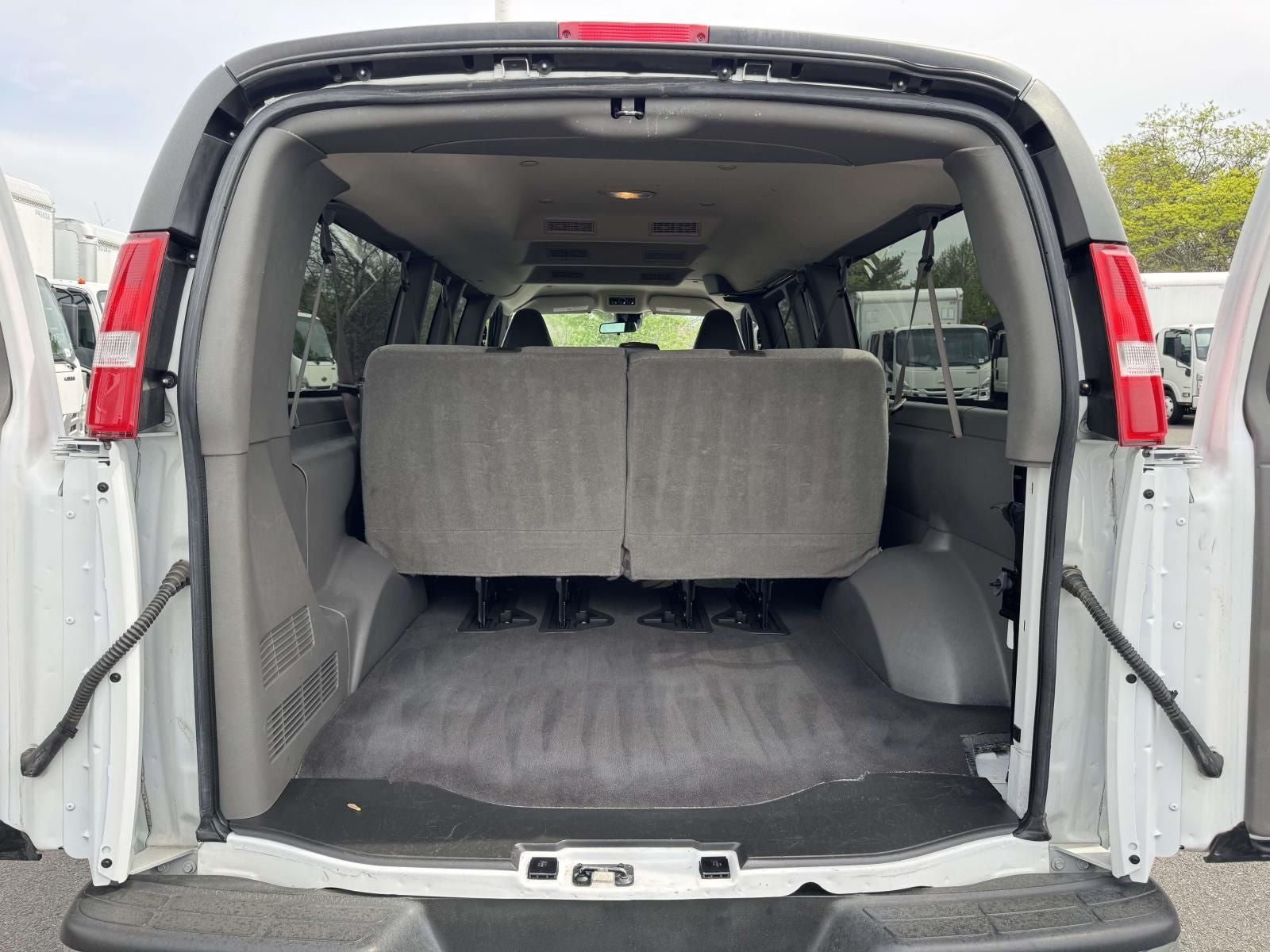 2023 Chevrolet Express 3500 LT Passenger