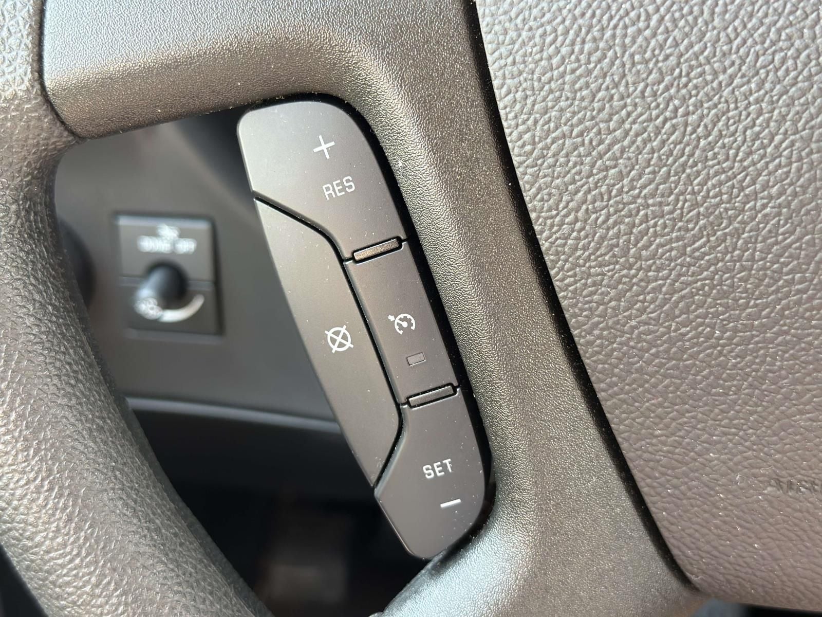 2025 Chevrolet Express 3500 LT Passenger