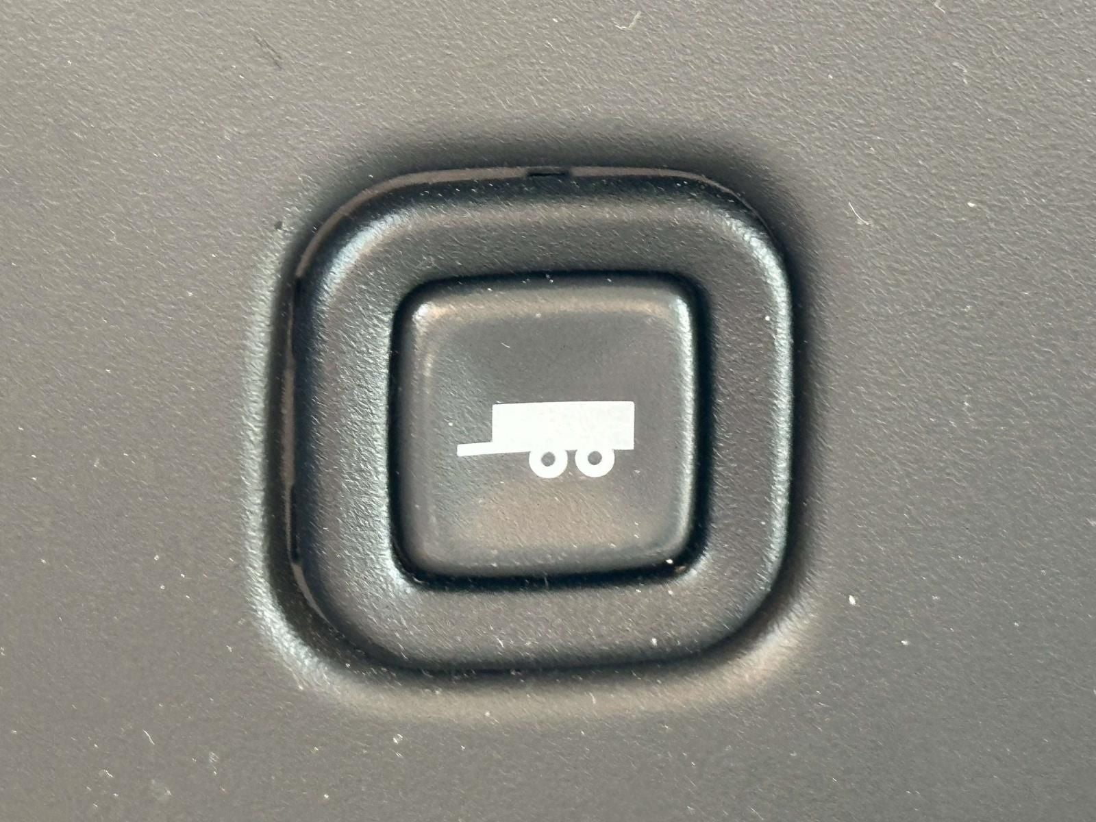 2025 Chevrolet Express 3500 LT Passenger
