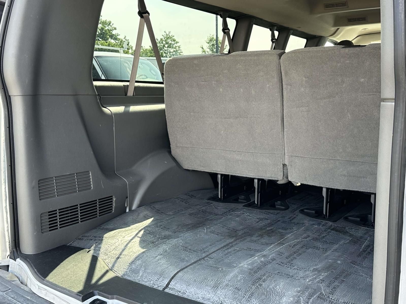 2025 Chevrolet Express 3500 LT Passenger